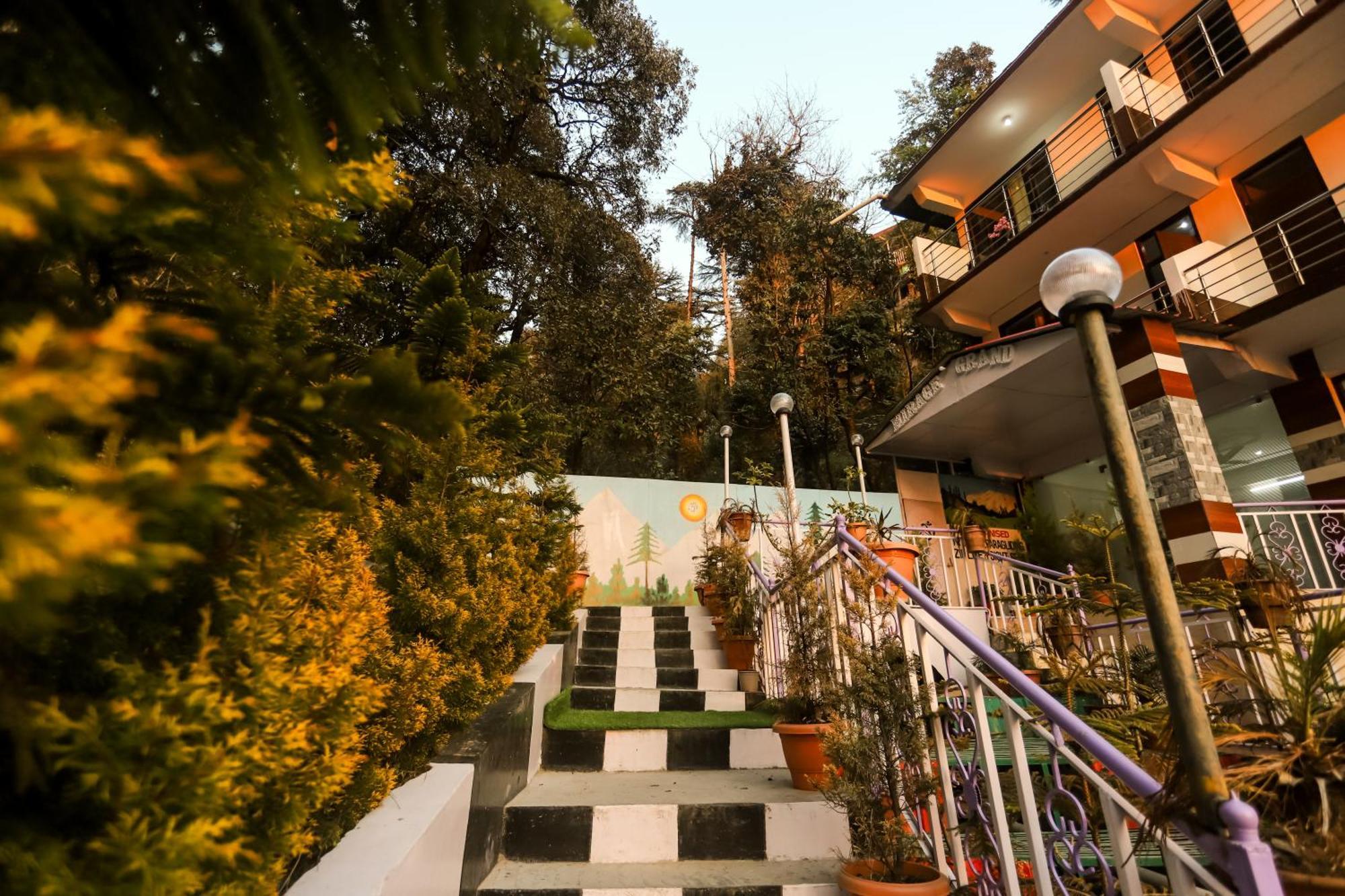 Mirage Grand Hotel McLeod Ganj Eksteriør billede