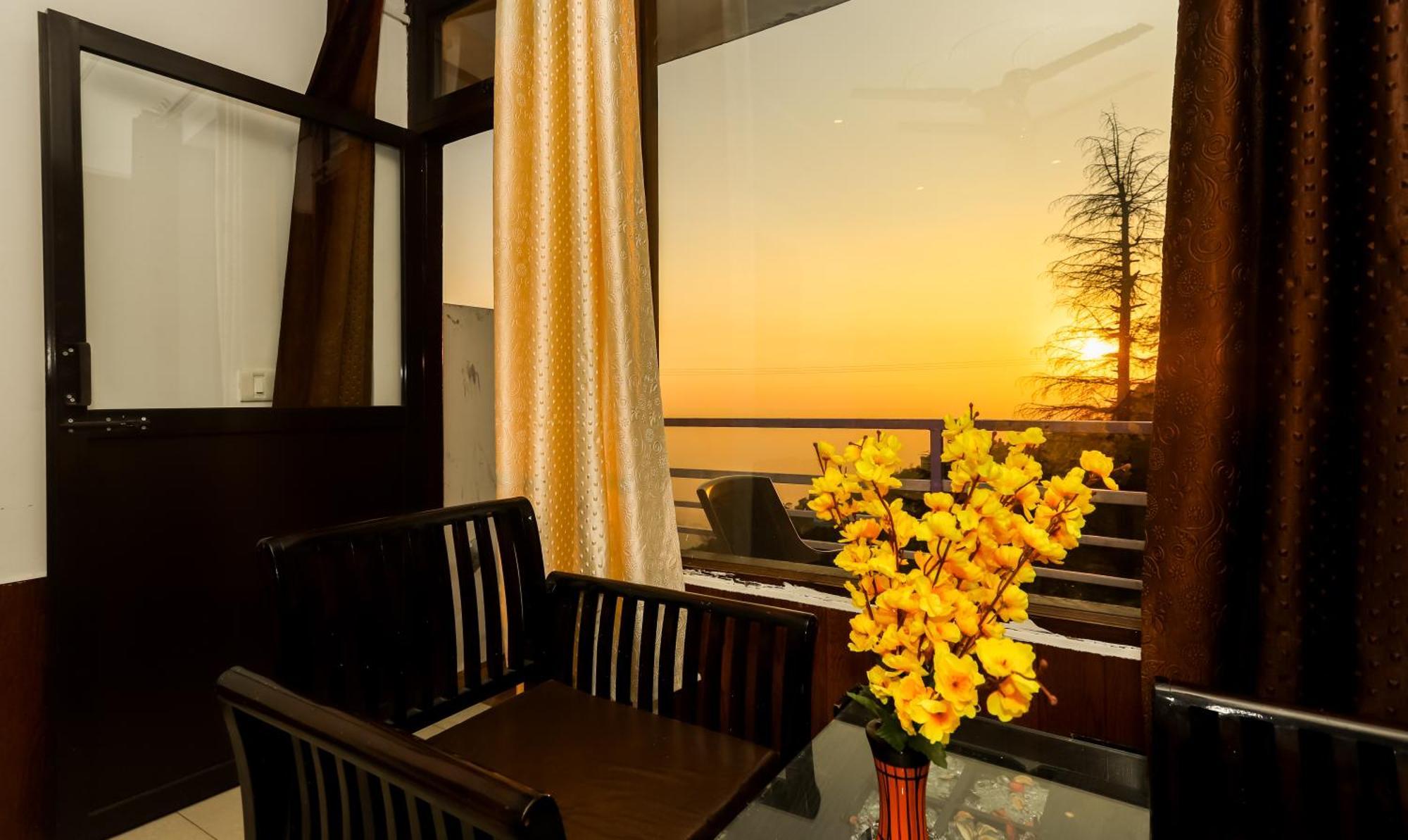 Mirage Grand Hotel McLeod Ganj Eksteriør billede